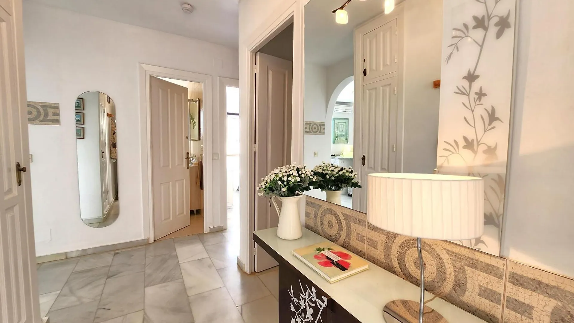Carabeo 99 - Sleeps 4 Apartment Nerja 0*,