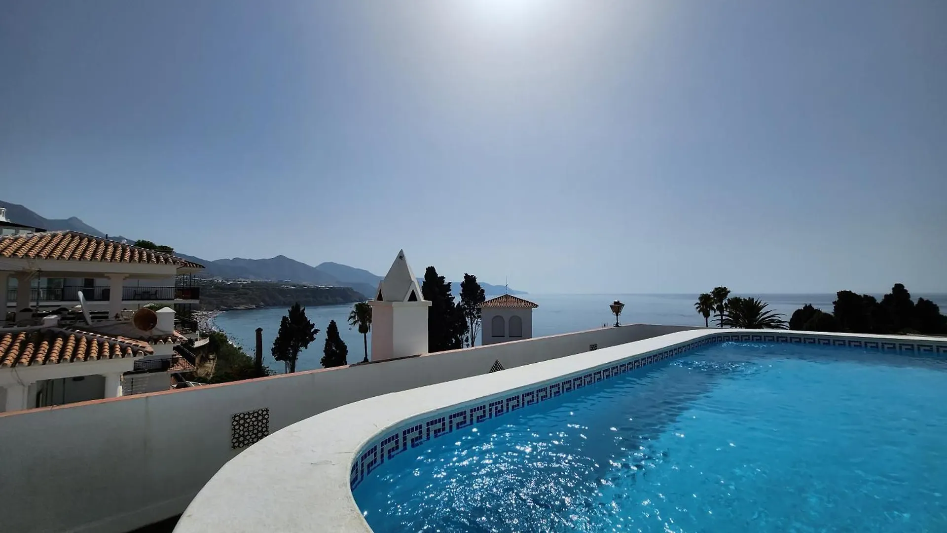 Carabeo 99 - Sleeps 4 Apartment Nerja Spain