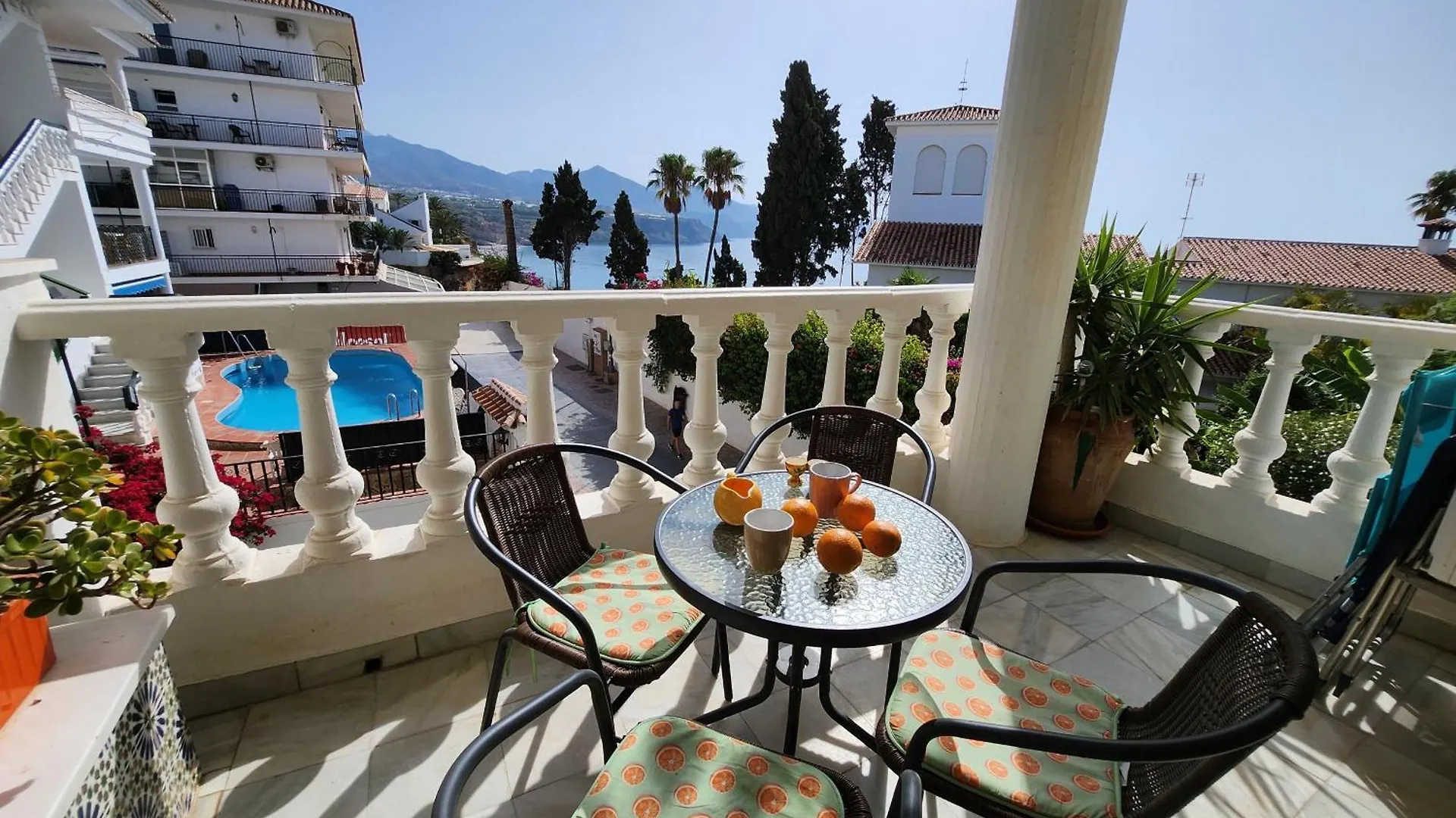 Carabeo 99 - Sleeps 4 Apartment Nerja