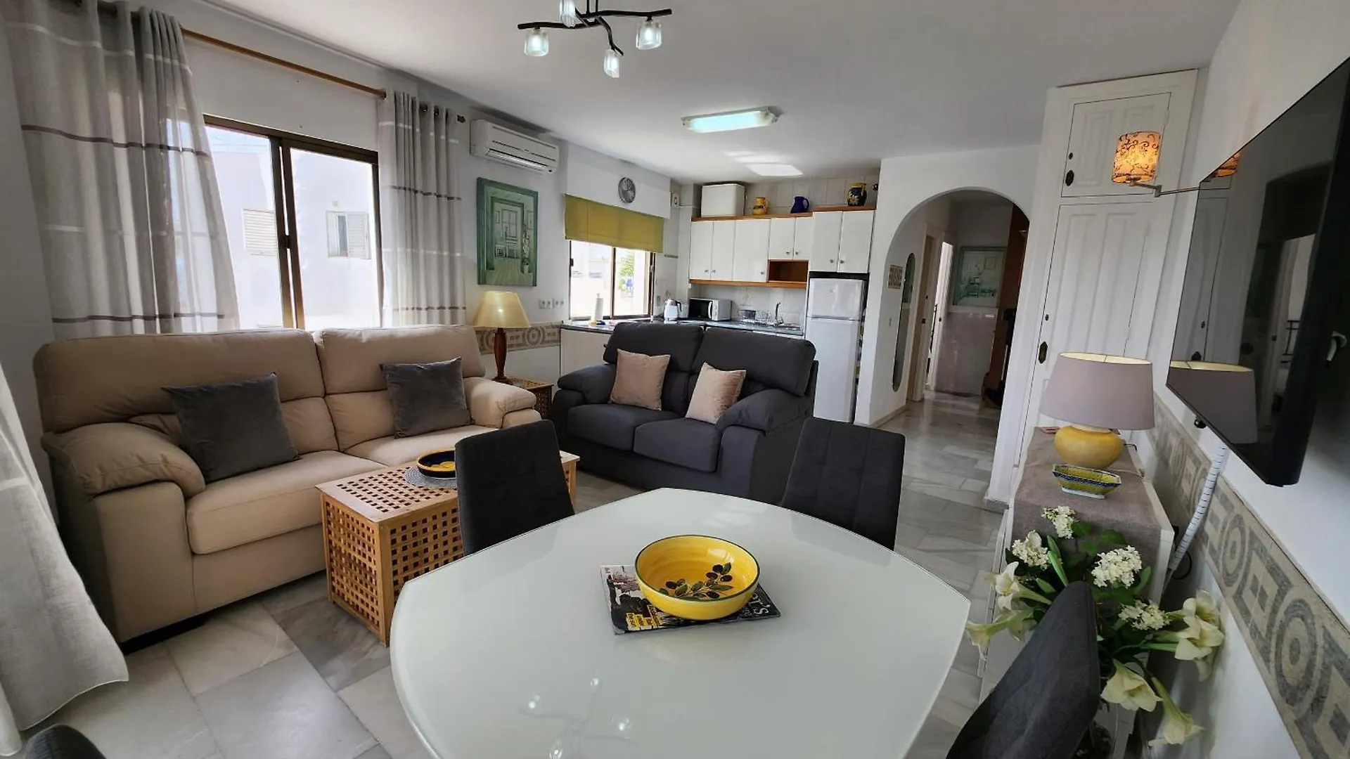 Carabeo 99 - Sleeps 4 Apartment Nerja