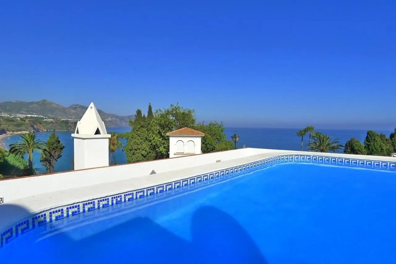 Carabeo 99 - Sleeps 4 Apartment Nerja