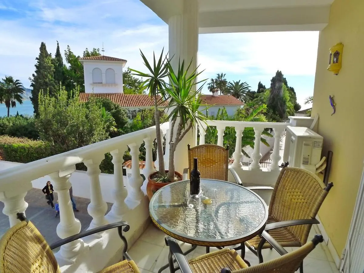 Carabeo 99 - Sleeps 4 Apartment Nerja