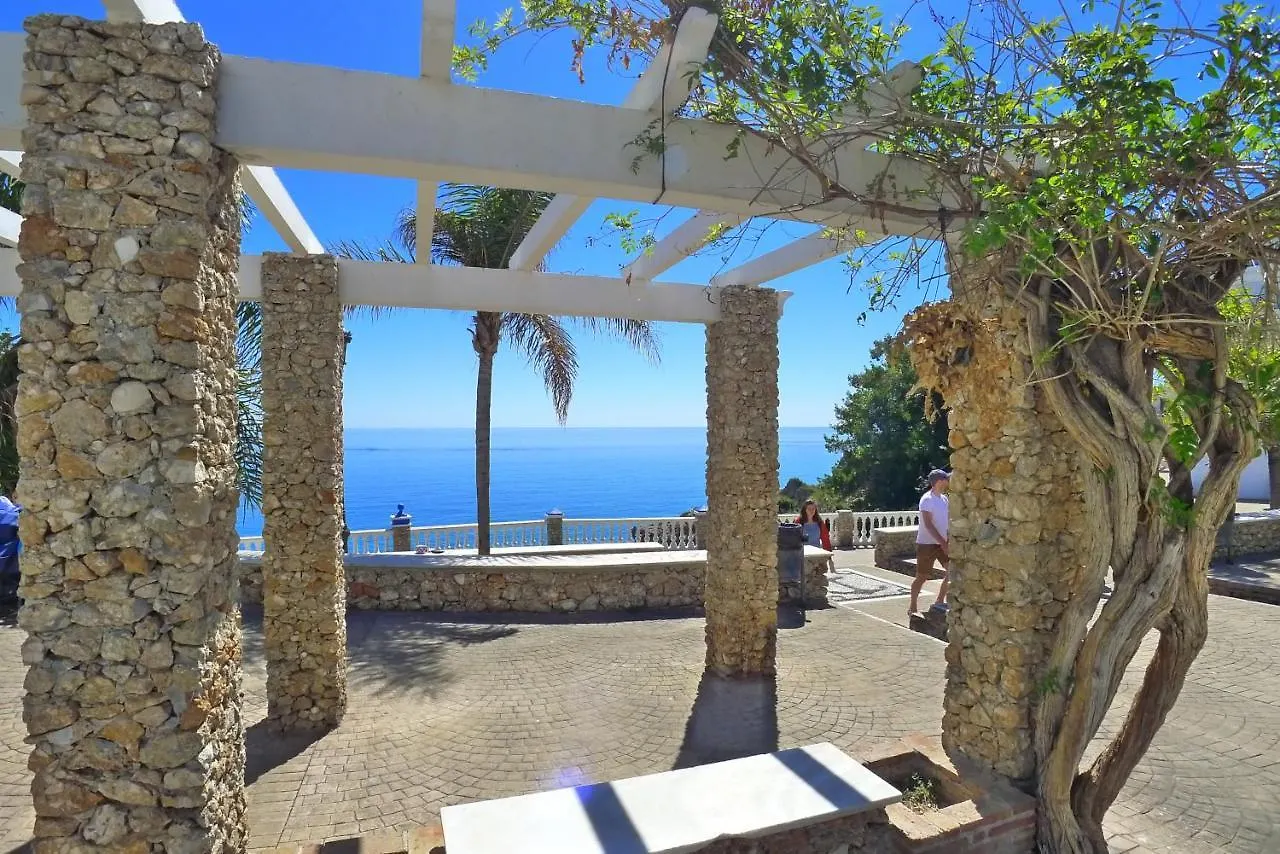 Carabeo 99 - Sleeps 4 Apartment Nerja