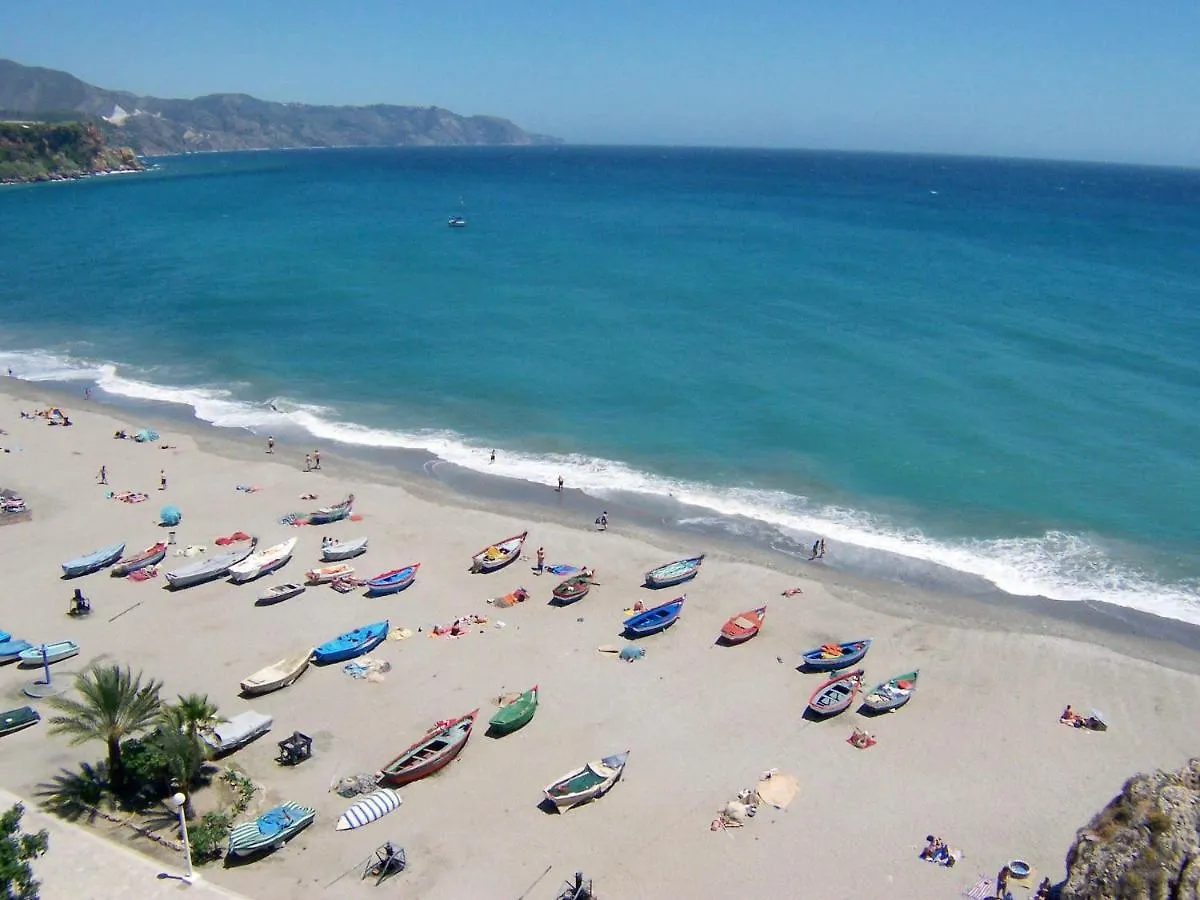 Carabeo 99 - Sleeps 4 Apartment Nerja