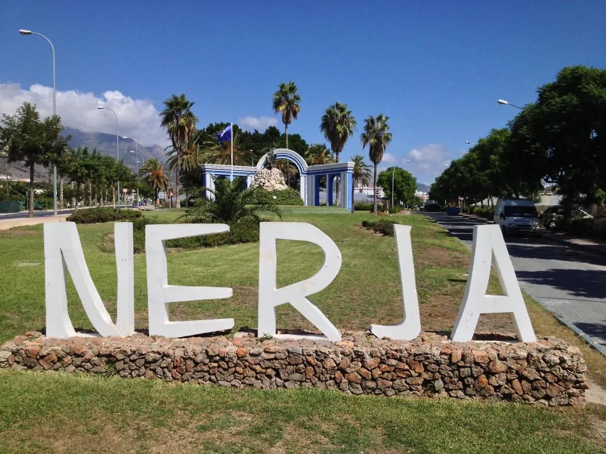 Carabeo 99 - Sleeps 4 Apartment Nerja Spain